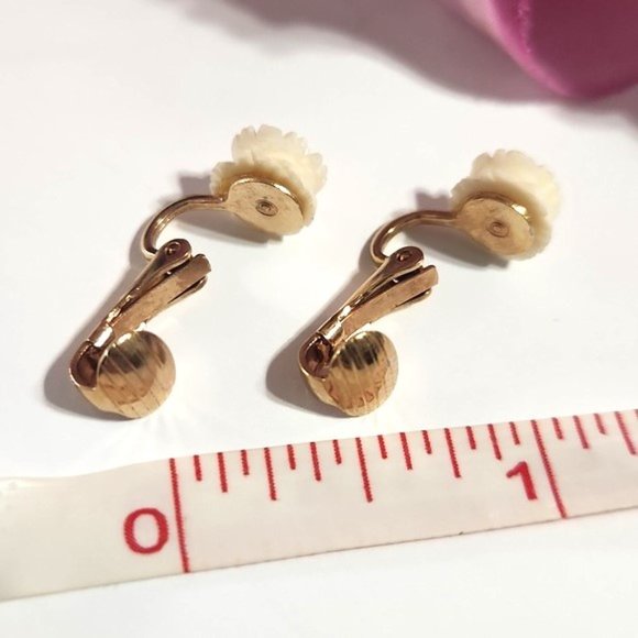 Delicate Vintage 3D Carved Rose Clip On Earrings - Picture 4 of 6
